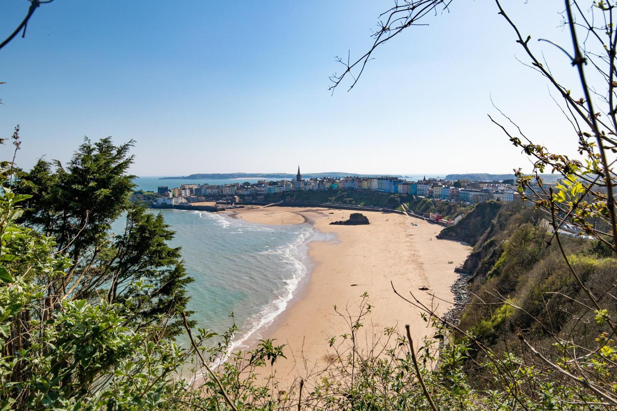 Connaught House - Location Near The Tenby