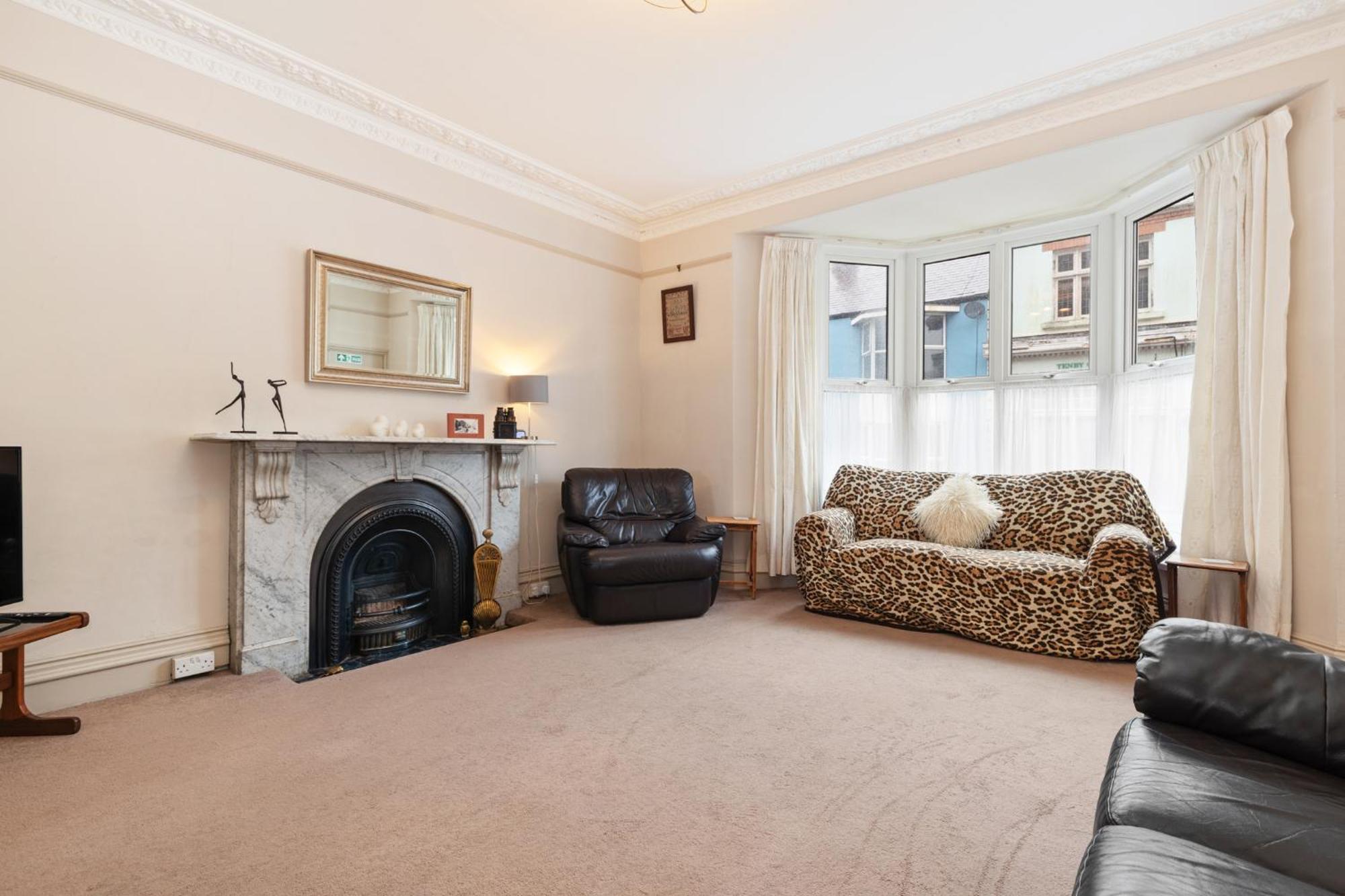 Connaught House - Location Near The Tenby